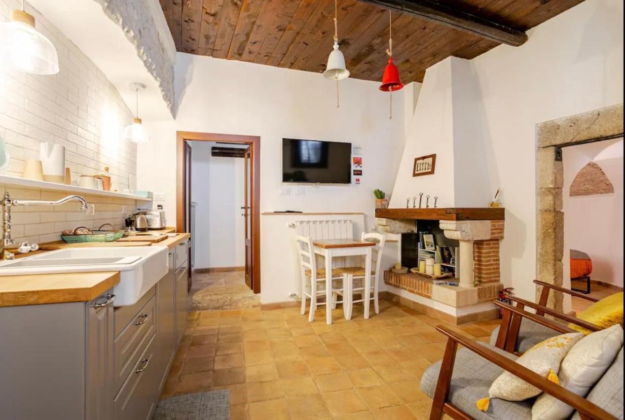 Aurora Medieval House Sermoneta Zewnętrze zdjęcie